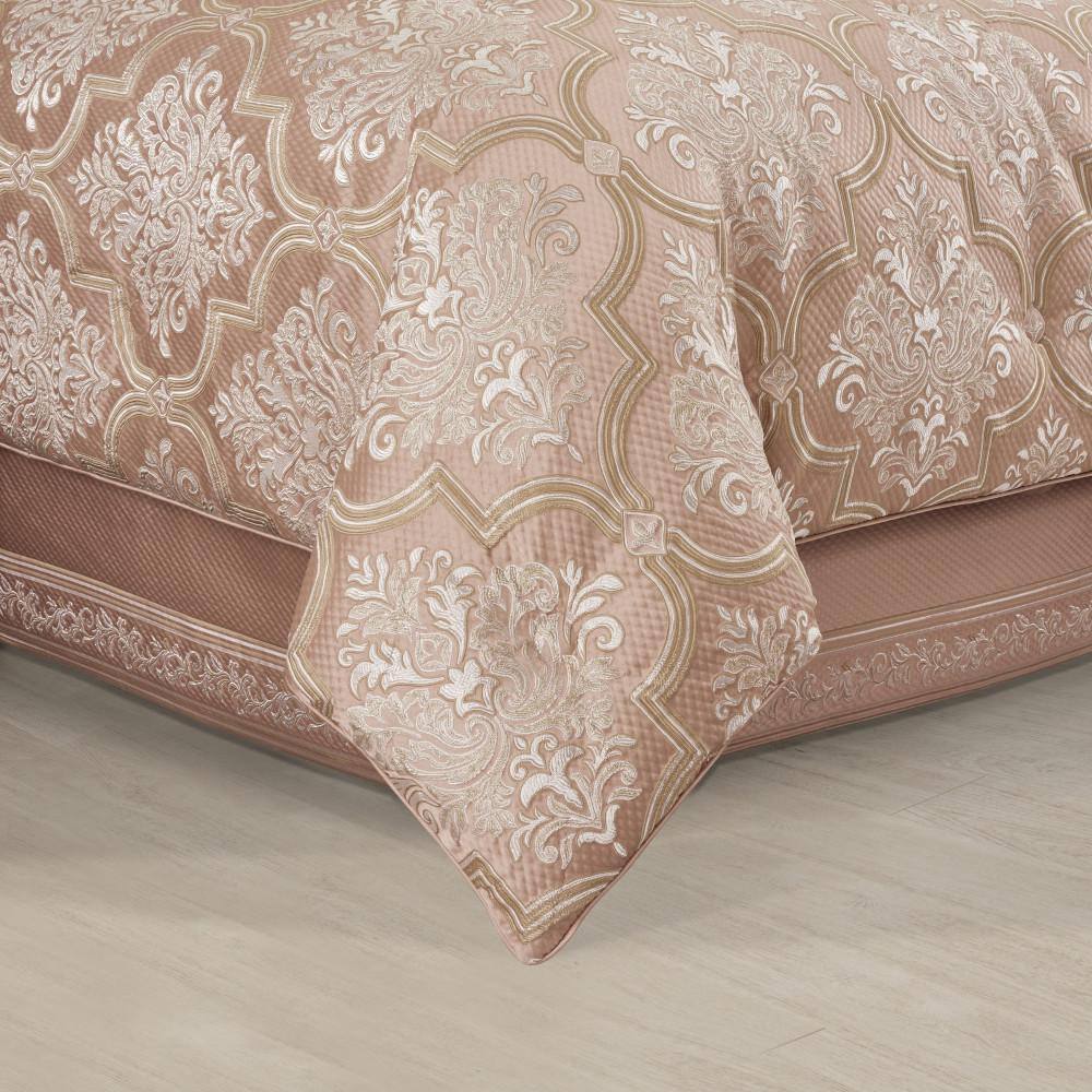 Rosalita 4-Piece. Blush Polyester Queen Comforter Set 96 X 92 in.