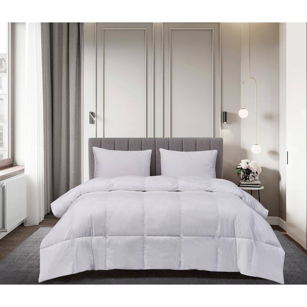 Light Warmth White Queen Down Comforter