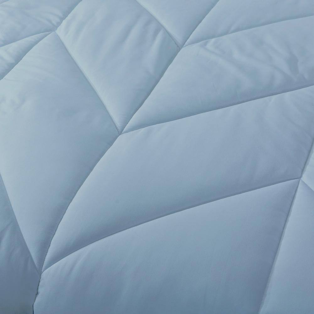 Chevron Stitch All Season Light Blue Full/Queen Down Alternative Comforter