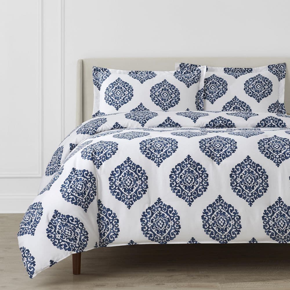 Lenora 3-Piece Blue and White Medallion Sateen Full/Queen Comforter Set