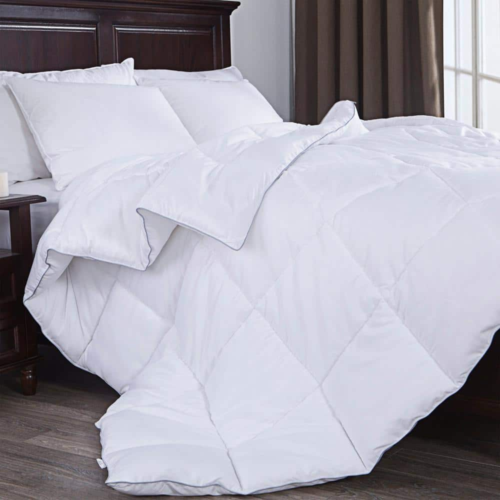 Year Round Warmth White King Down Alternative Comforter