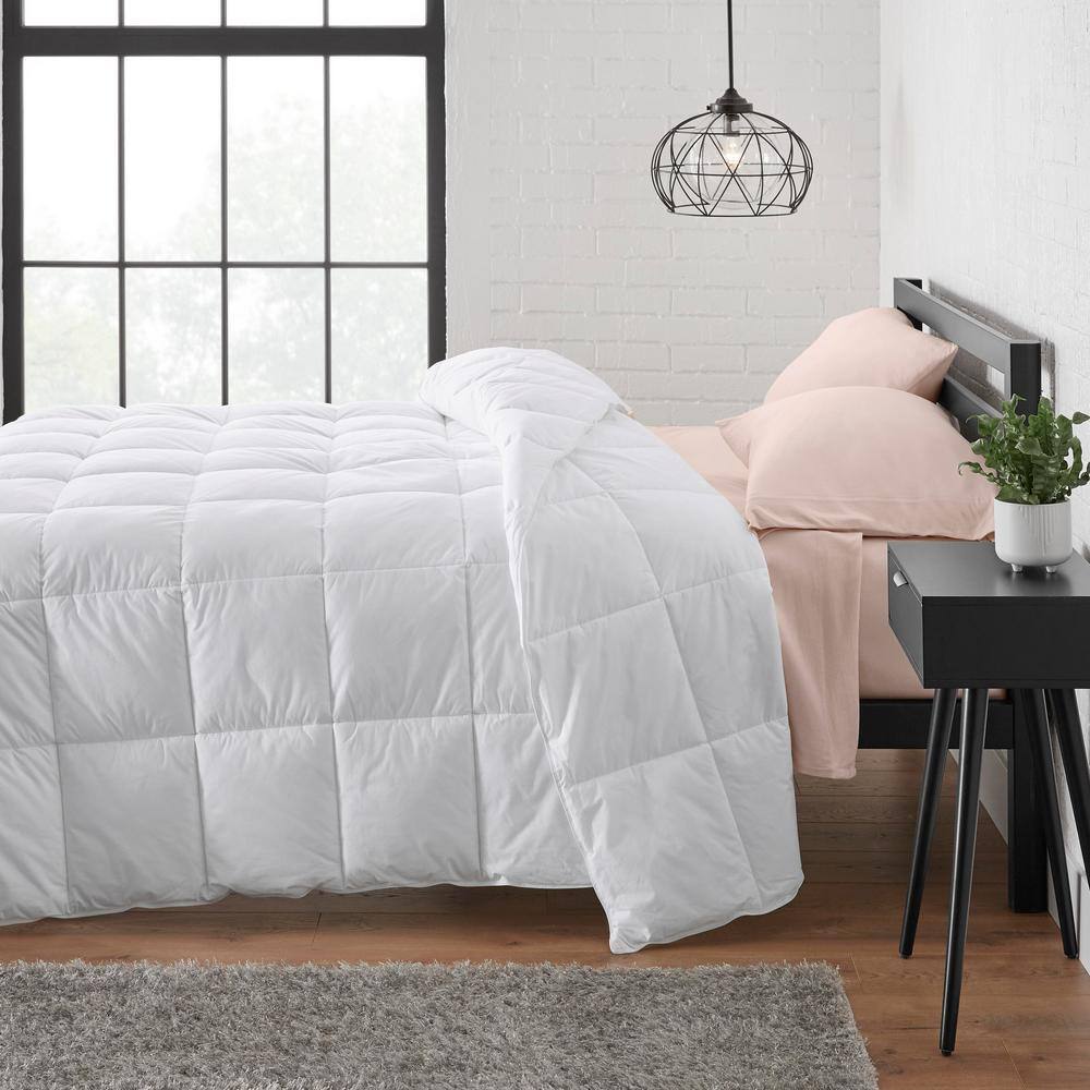 Medium Weight White Full/Queen Down Alternative Comforter