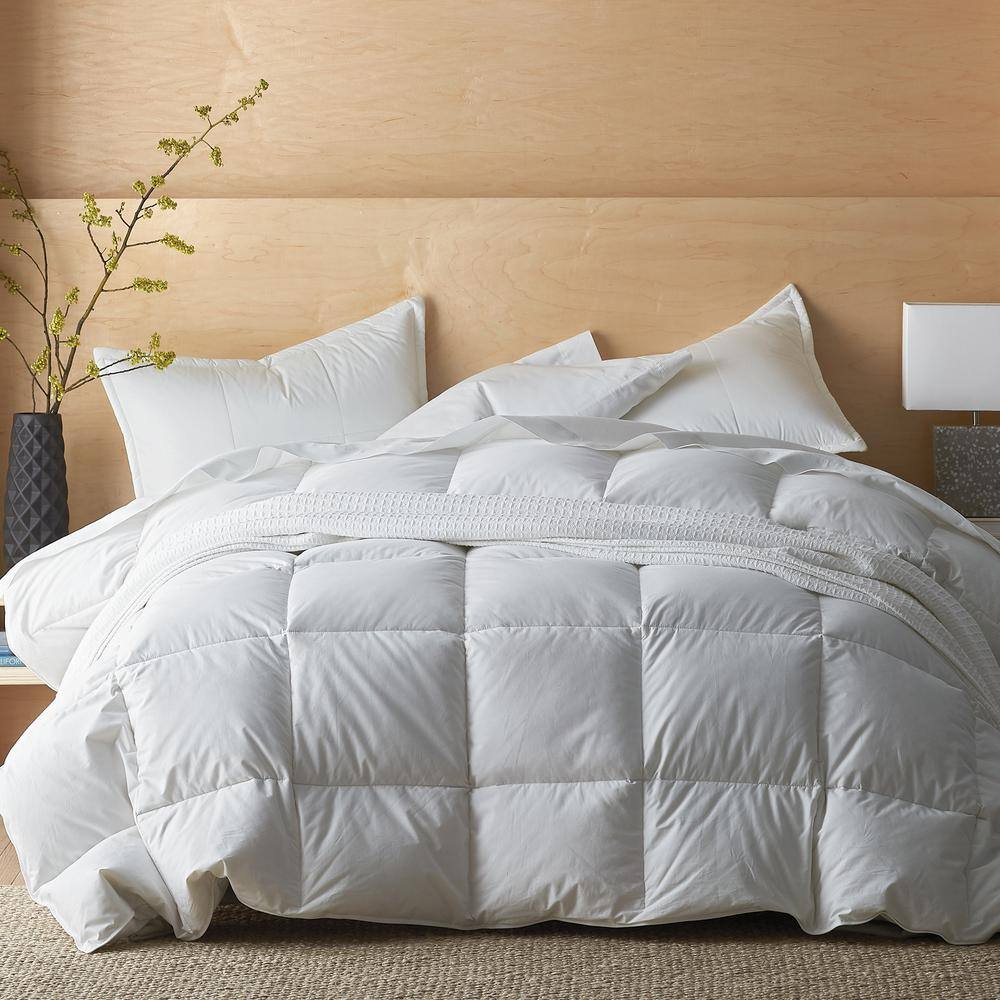 Lacrosse Loftaire Light Warmth Sea Mist Full Down Alternative Comforter