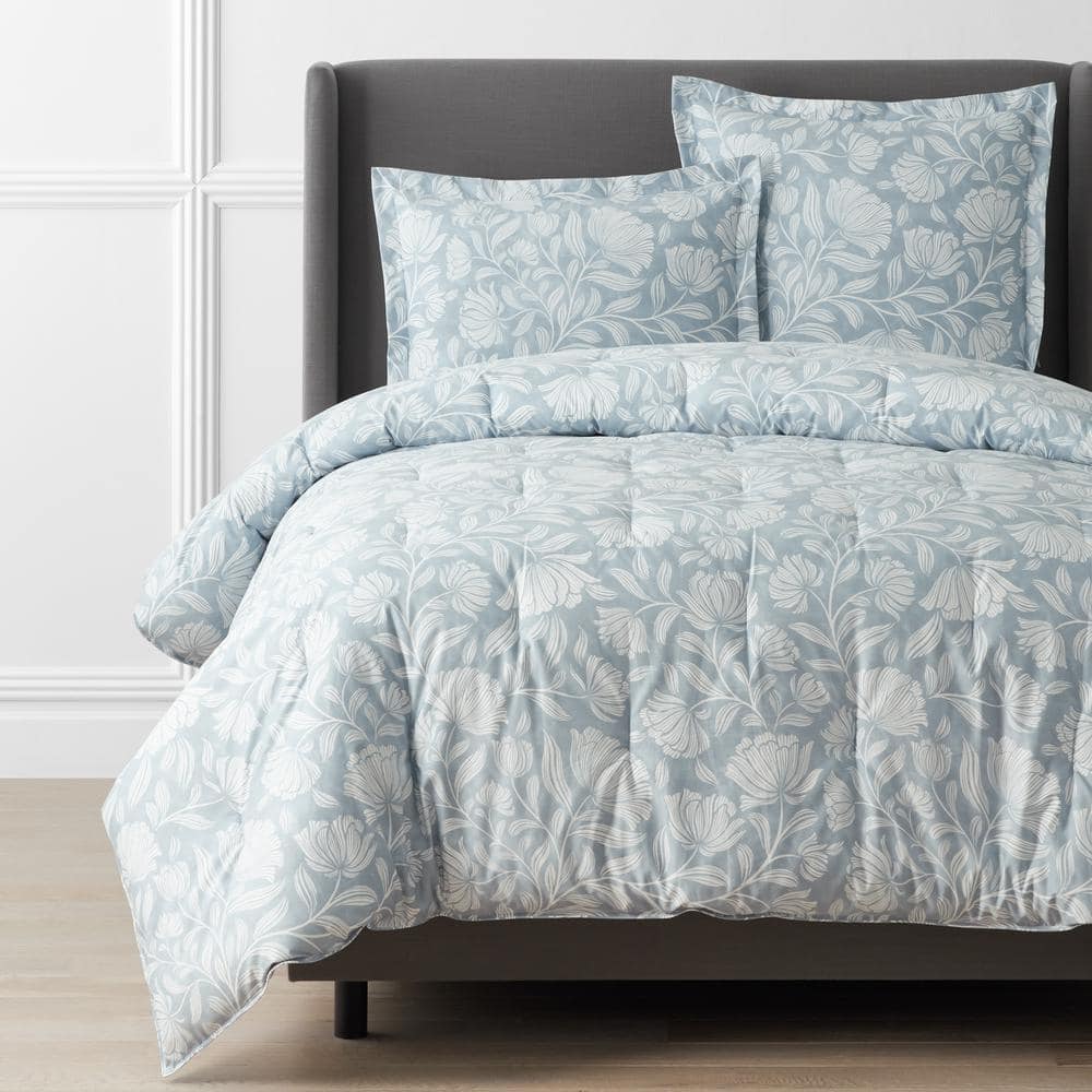 Legends Hotel Maytime Wrinkle-Free Blue Shadow Queen Sateen Comforter