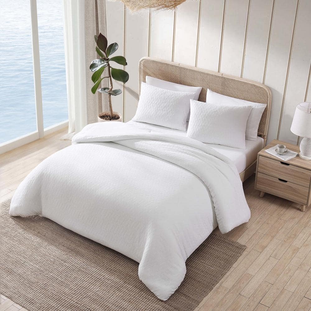 Wicker Solid 3-Pcs White Reversible Woven King Comforter Set