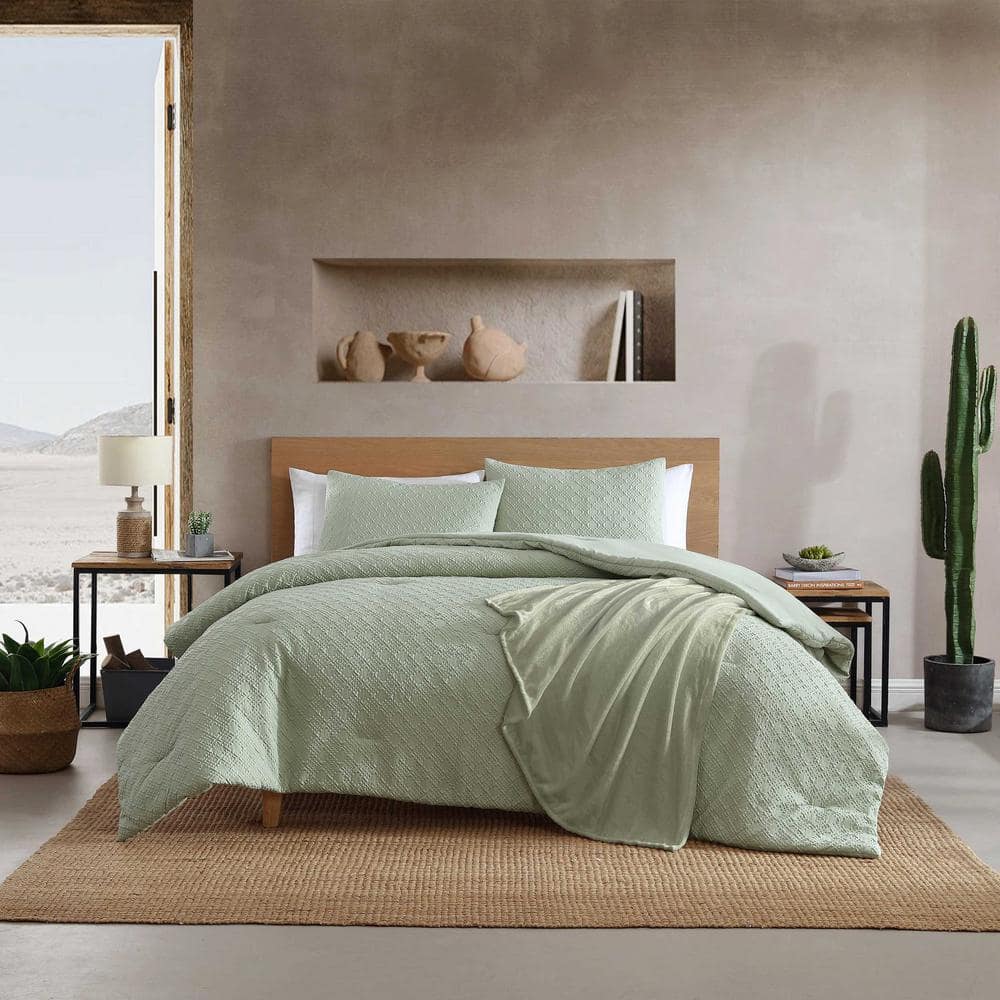 Sedona Geometric Sage Green 4-Piece Microfiber Full/Queen Reversible Comforter Sham Bonus Set